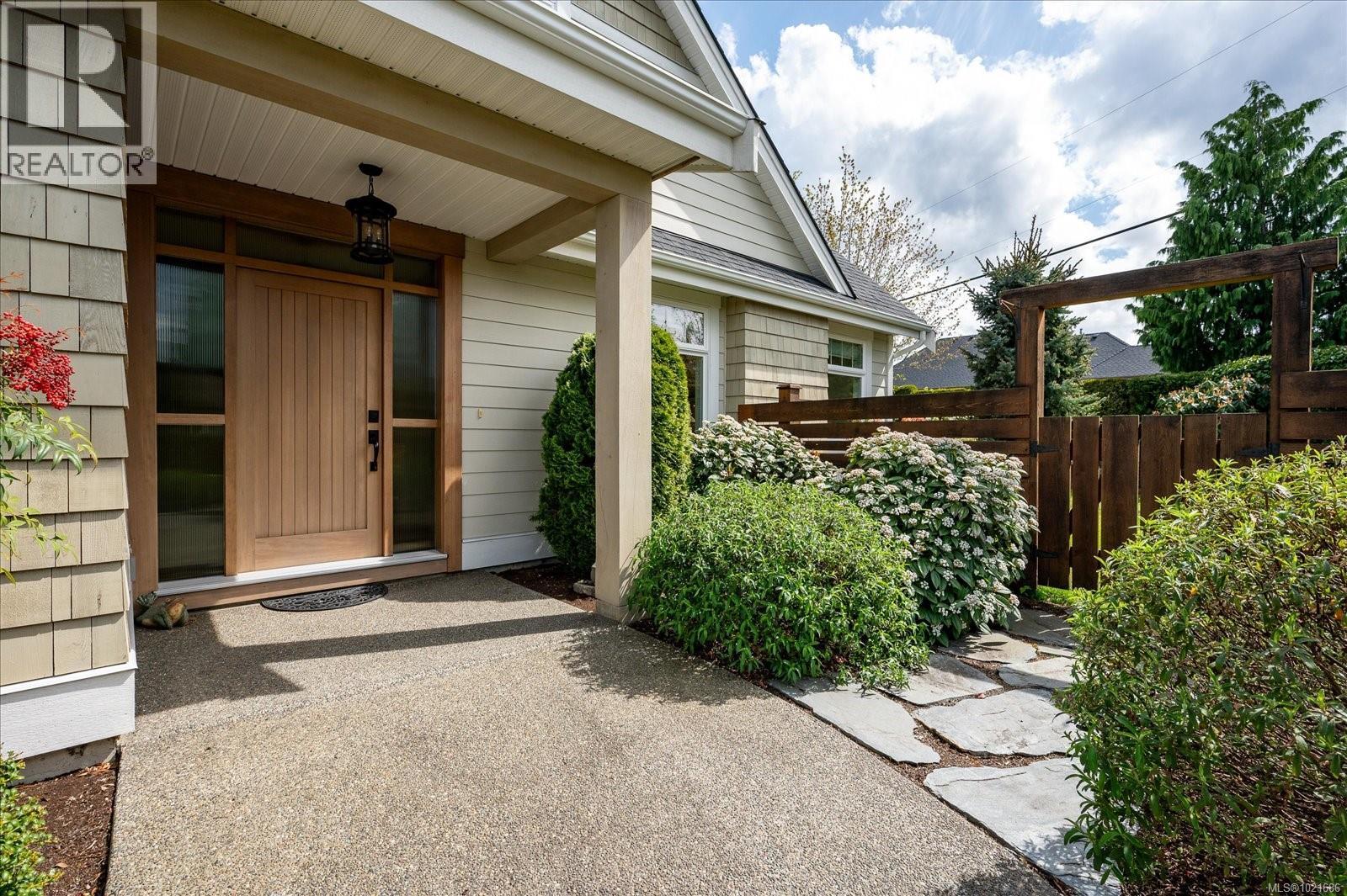 672 Lowry's Rd, Parksville