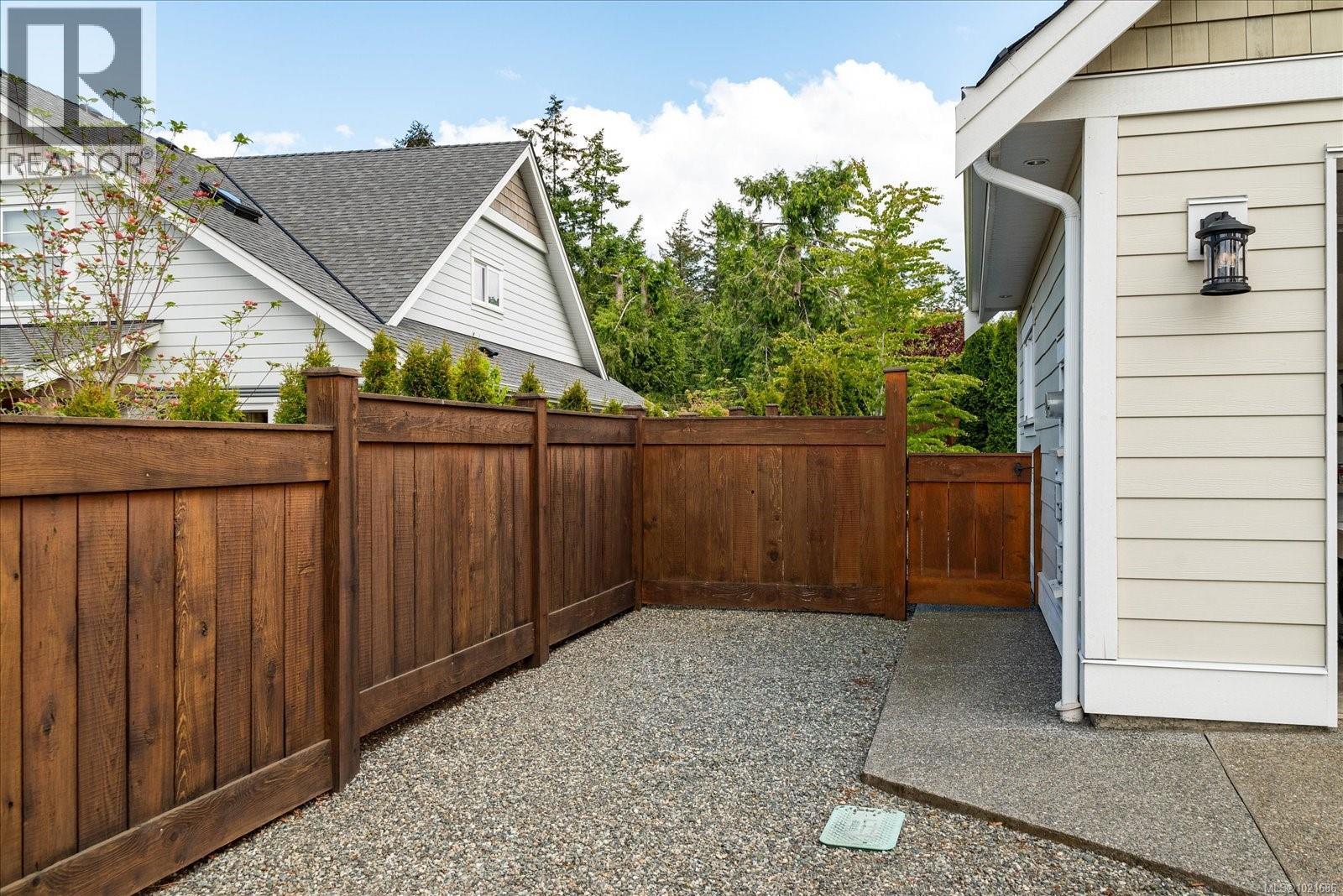 672 Lowry's Rd, Parksville