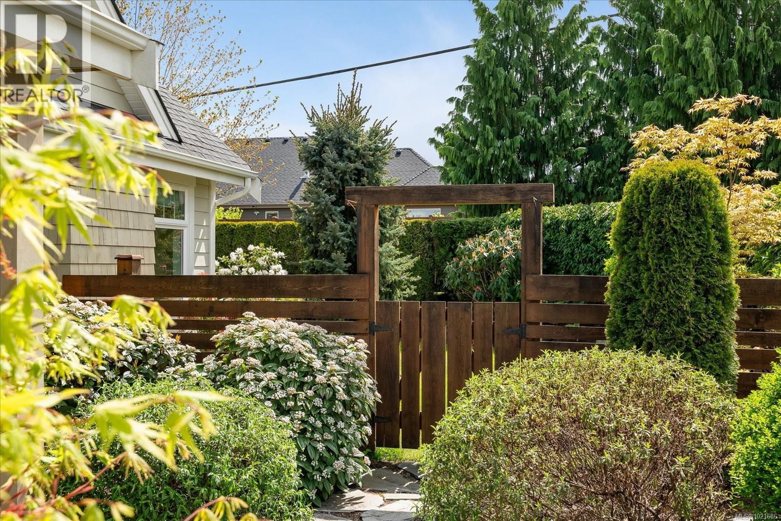 672 Lowry's Rd, Parksville