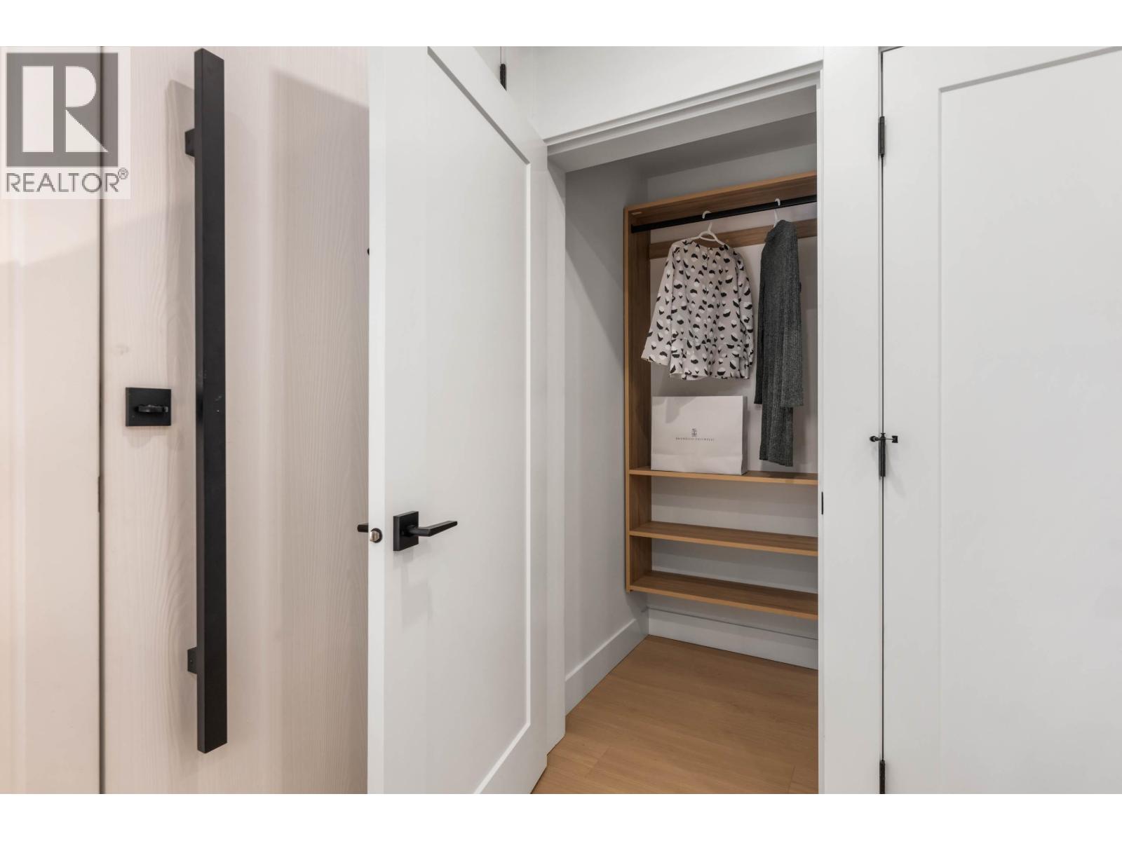 1 3065 CHARLES STREET, Vancouver