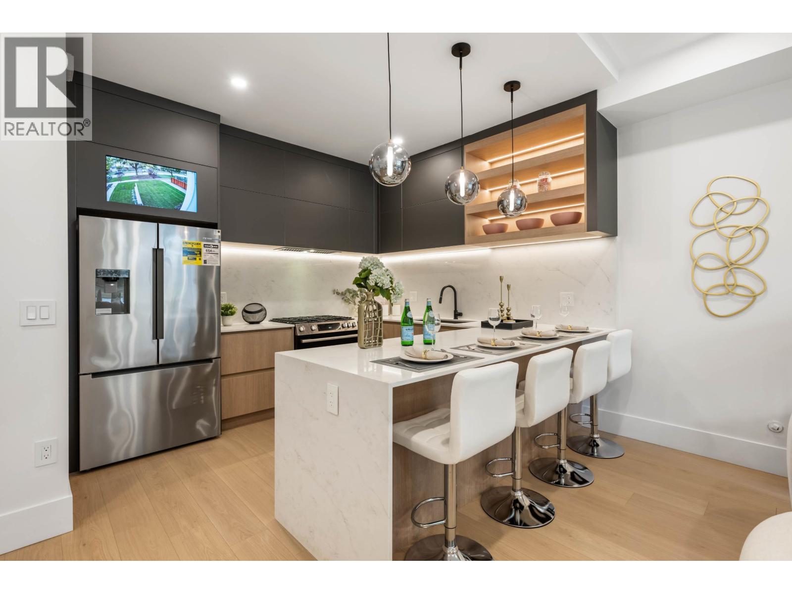 1 3065 CHARLES STREET, Vancouver