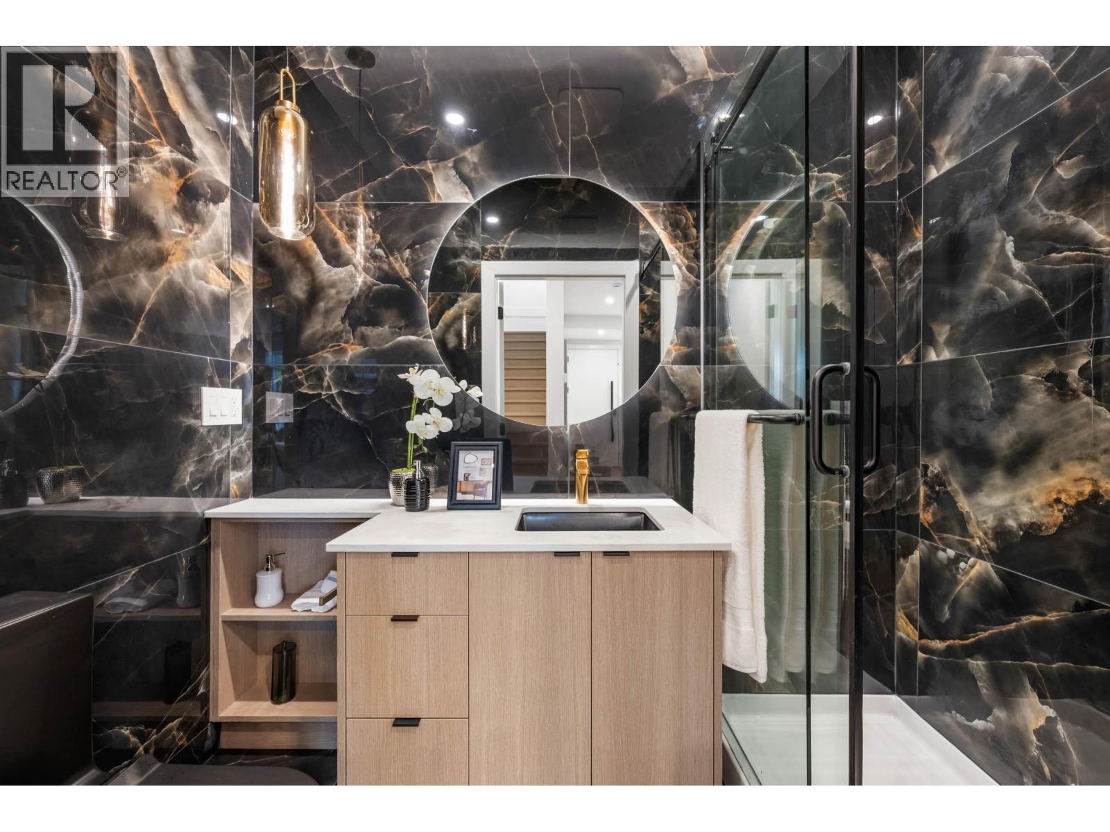 1 3065 CHARLES STREET, Vancouver