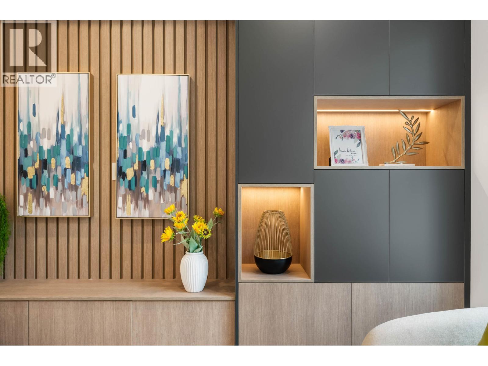 1 3065 CHARLES STREET, Vancouver