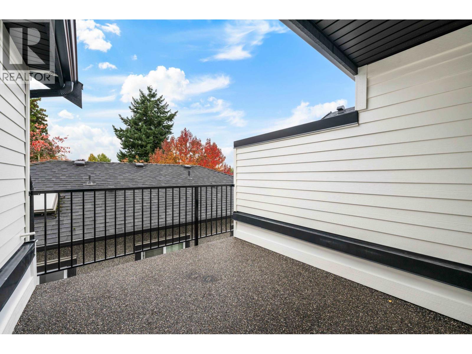 1 3065 CHARLES STREET, Vancouver