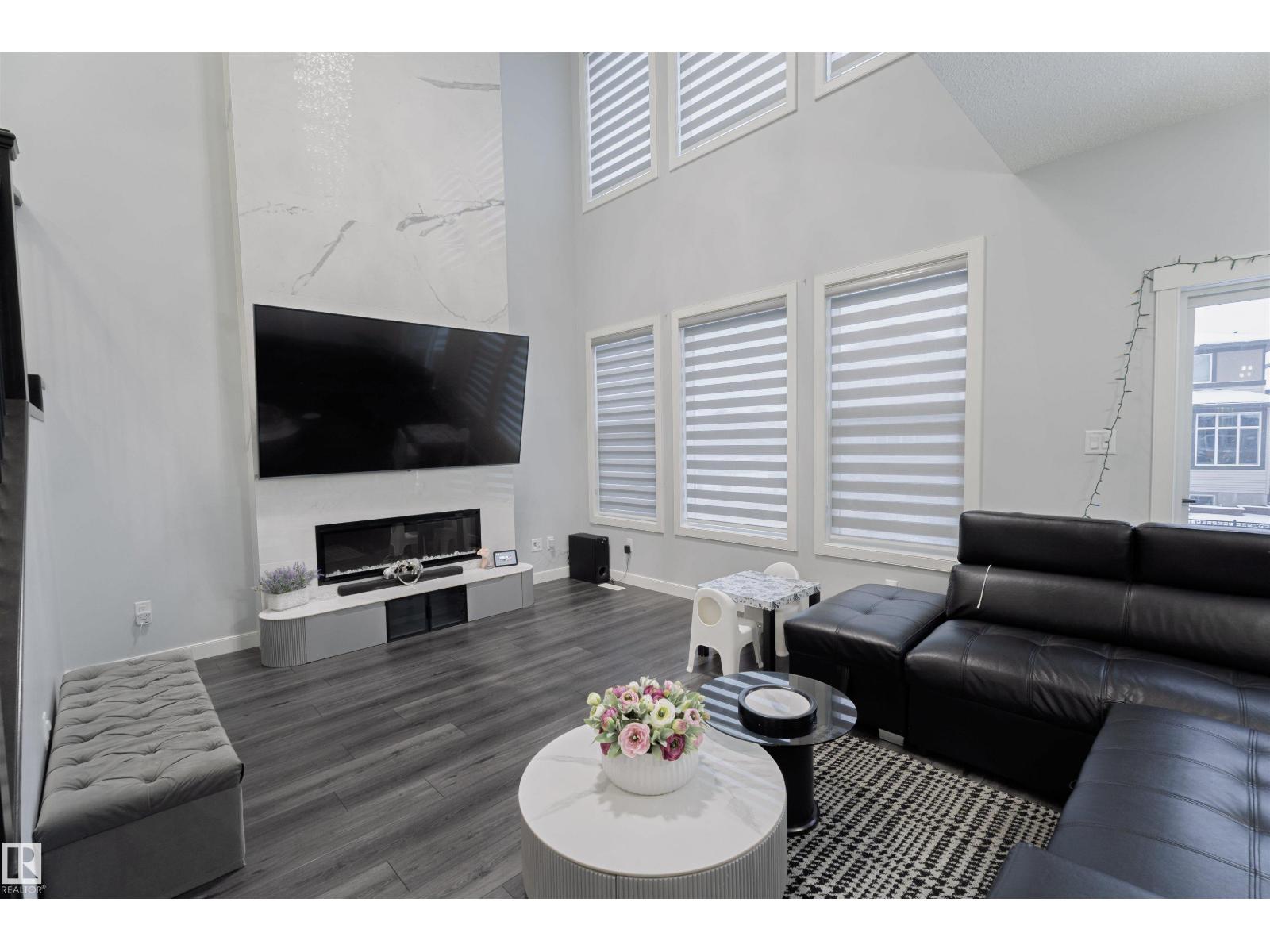 1033 CHRISTIE VISTA VS SW, Edmonton