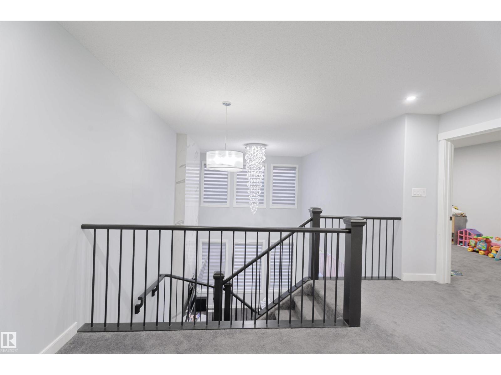 1033 CHRISTIE VISTA VS SW, Edmonton