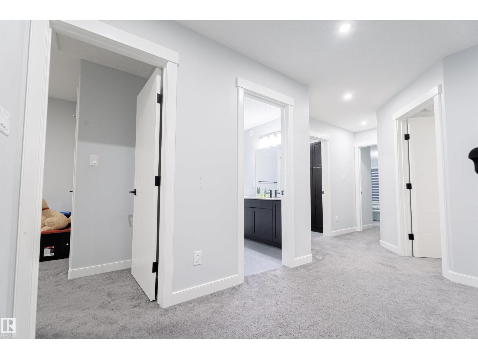 1033 CHRISTIE VISTA VS SW, Edmonton