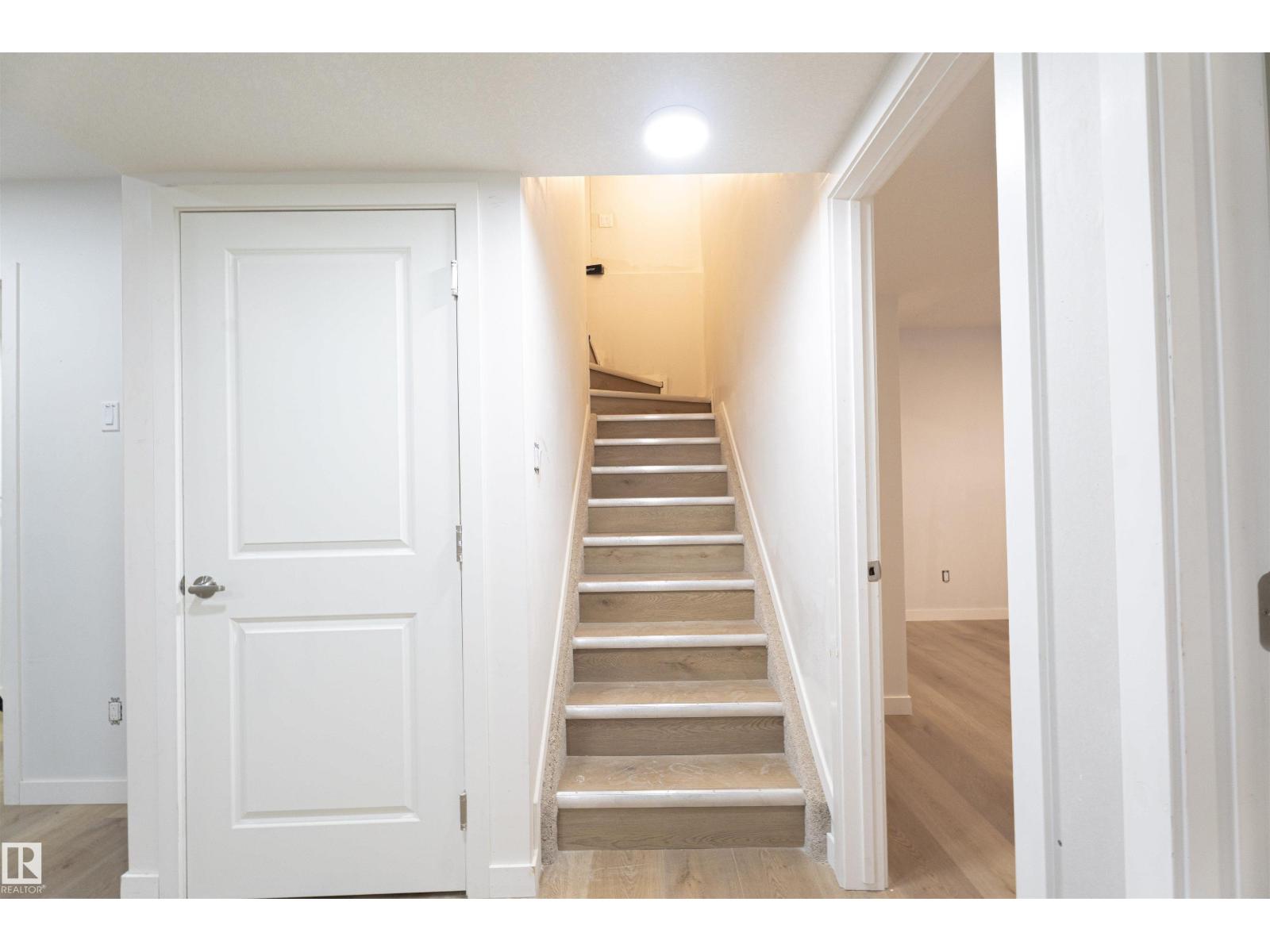 1033 CHRISTIE VISTA VS SW, Edmonton