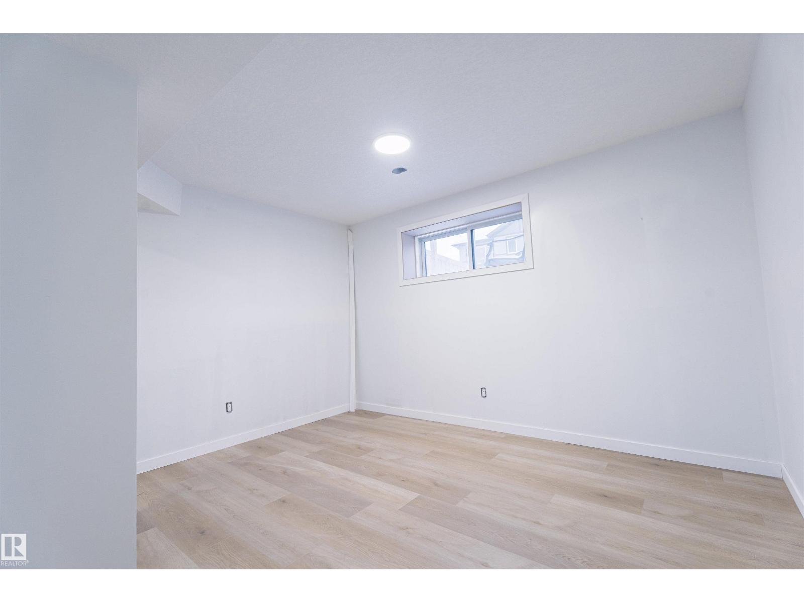 1033 CHRISTIE VISTA VS SW, Edmonton