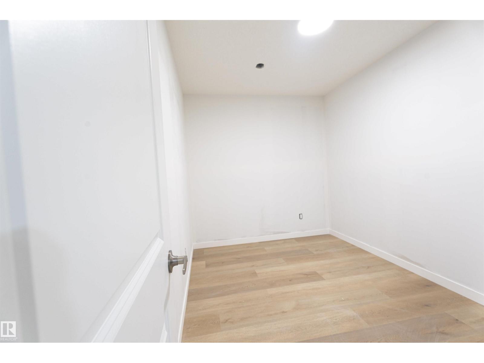 1033 CHRISTIE VISTA VS SW, Edmonton