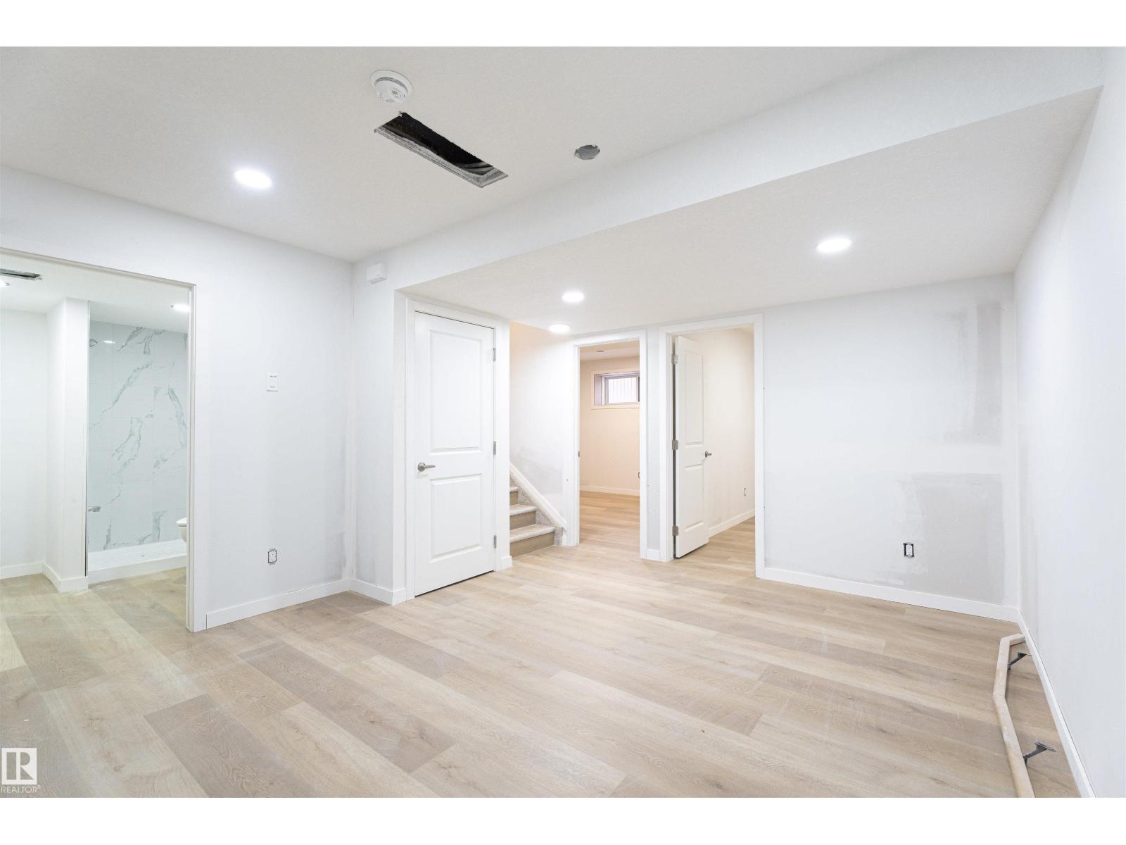 1033 CHRISTIE VISTA VS SW, Edmonton