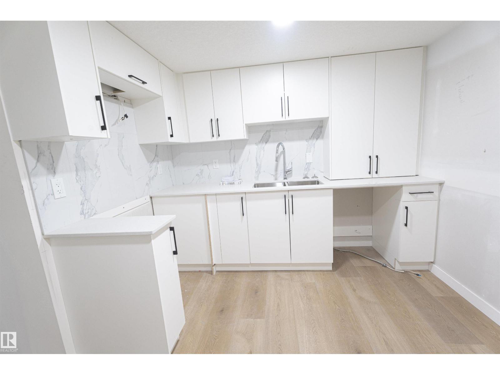 1033 CHRISTIE VISTA VS SW, Edmonton