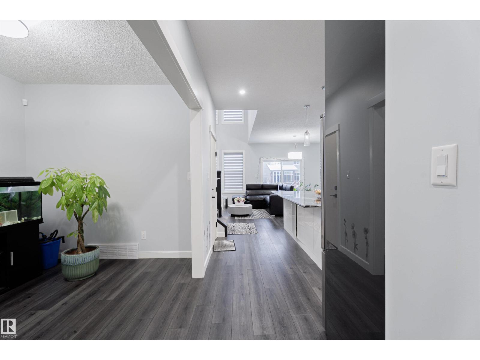 1033 CHRISTIE VISTA VS SW, Edmonton