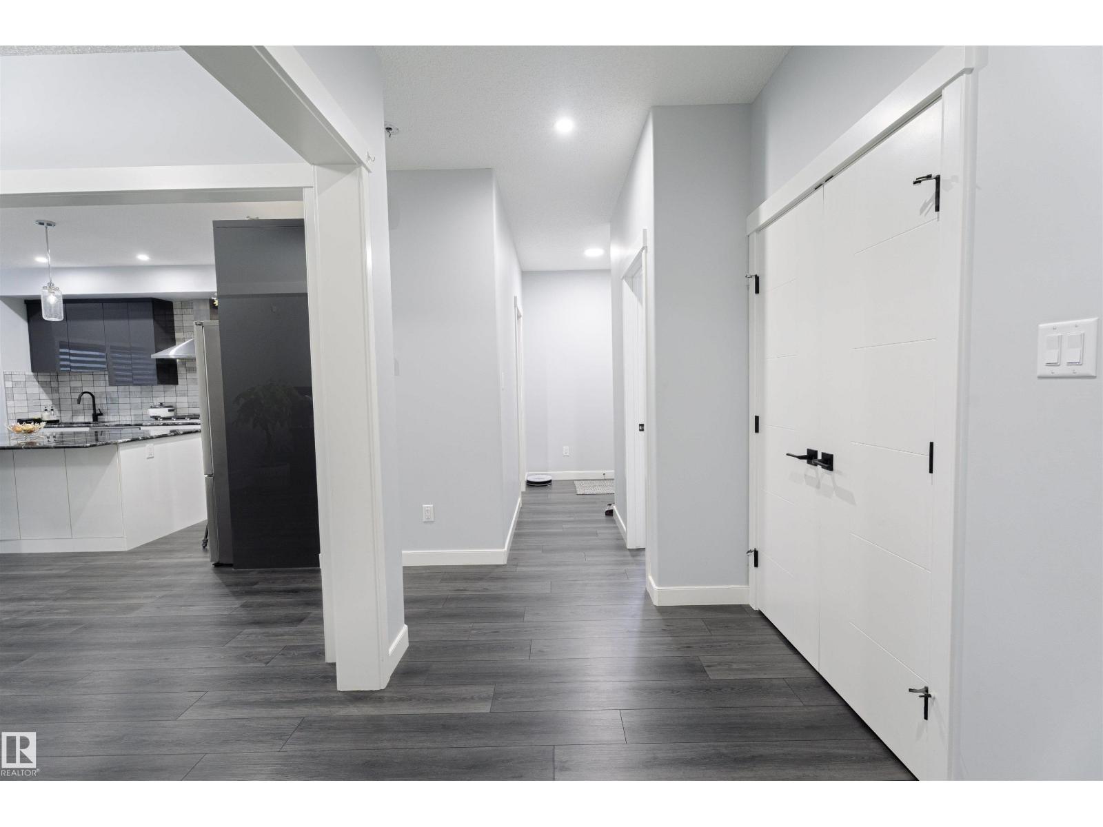 1033 CHRISTIE VISTA VS SW, Edmonton