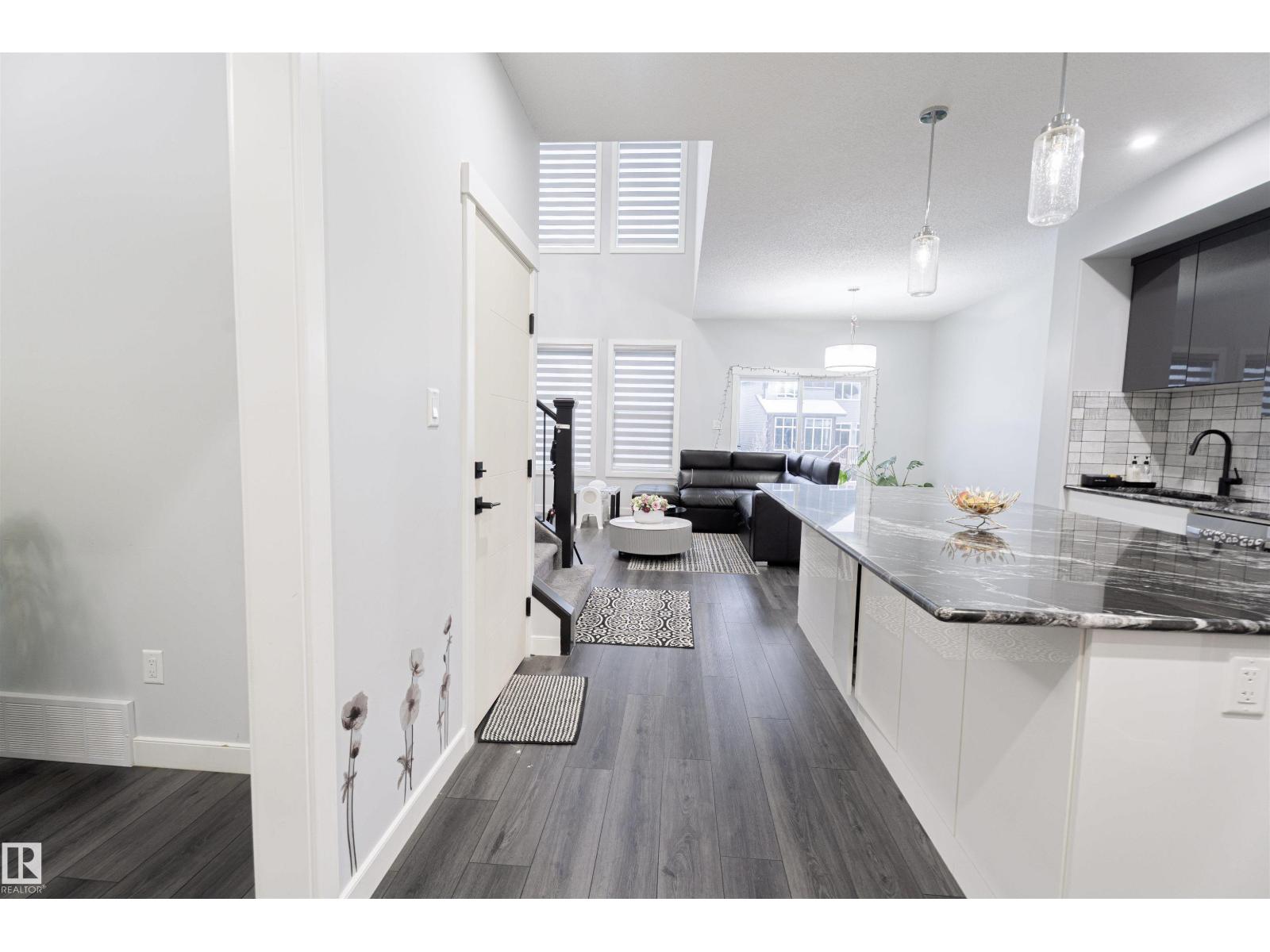 1033 CHRISTIE VISTA VS SW, Edmonton