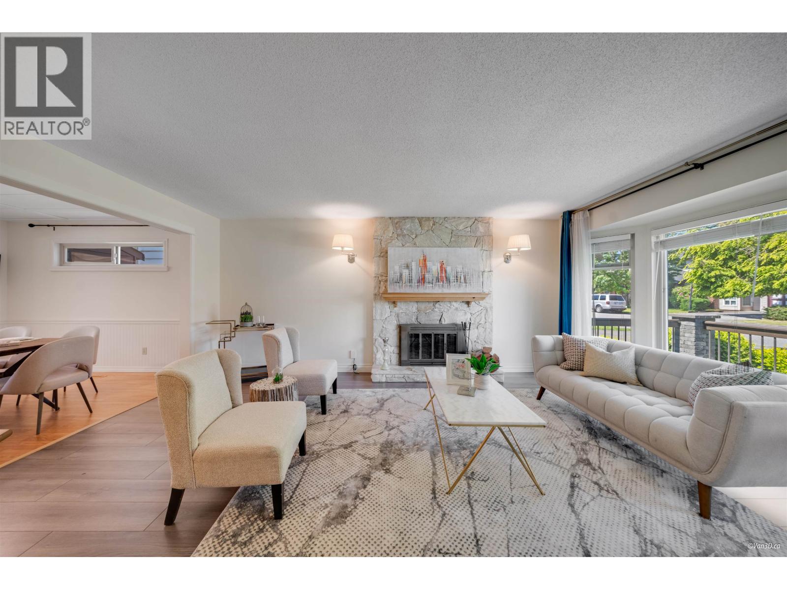 9666 ASHWOOD Drive, Richmond