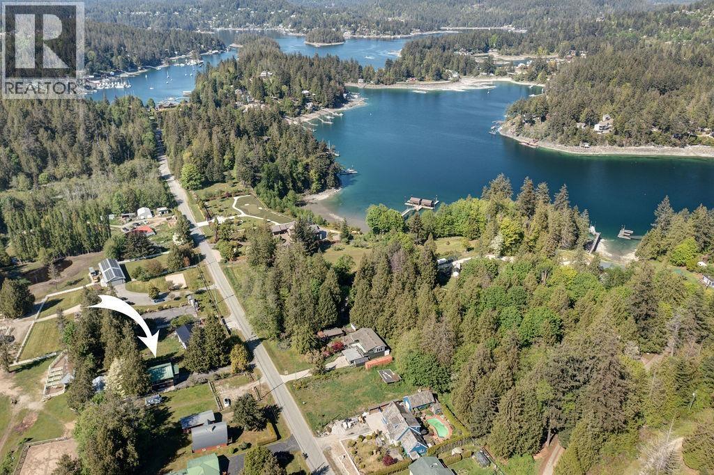 12577 WARNOCK ROAD, Pender Harbour