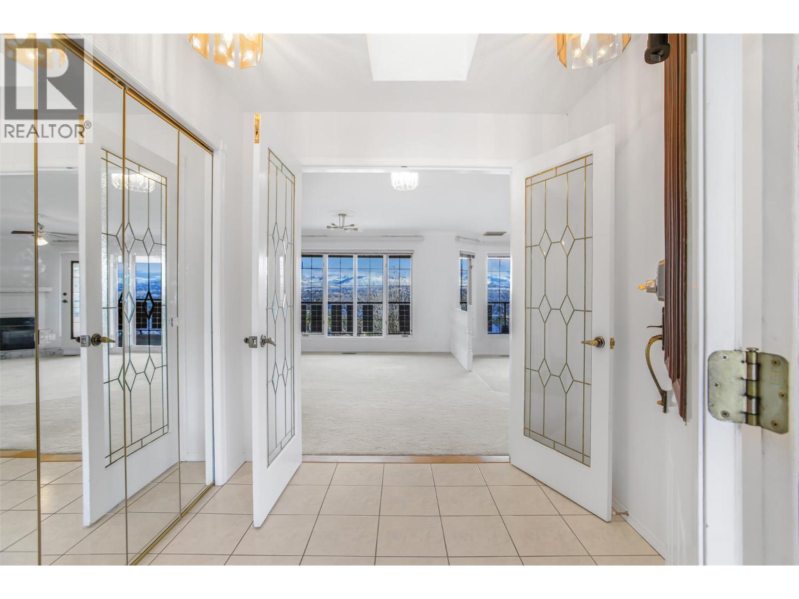  727 Cassiar Crescent, Kelowna