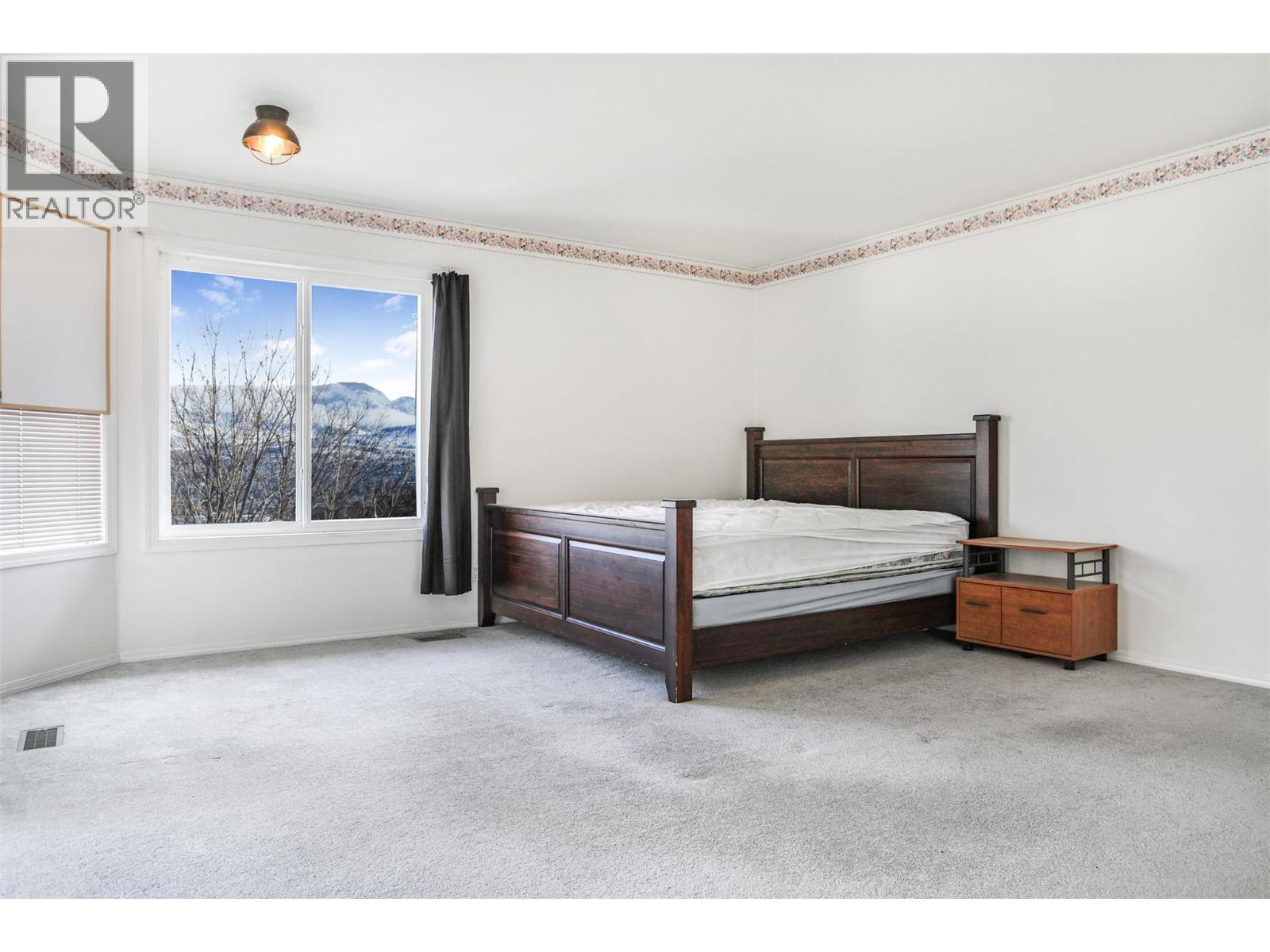  727 Cassiar Crescent, Kelowna