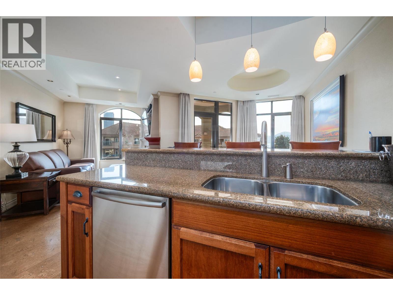 351 (C12) 1288 Water Street, Kelowna