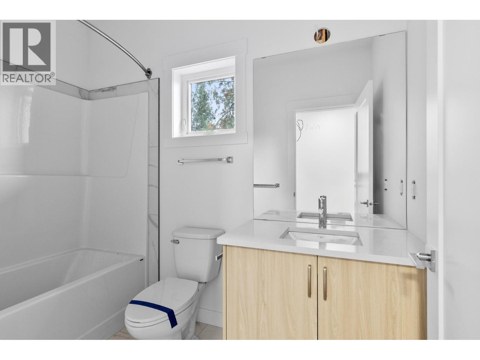  2208 Surrey Road, West Kelowna