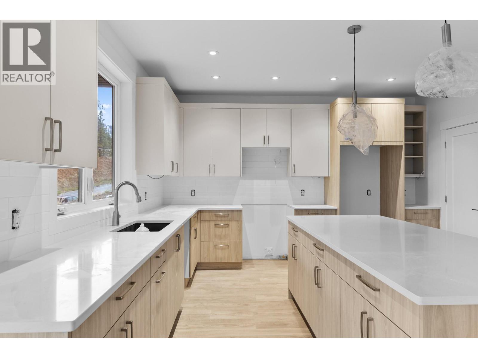  2208 Surrey Road, West Kelowna