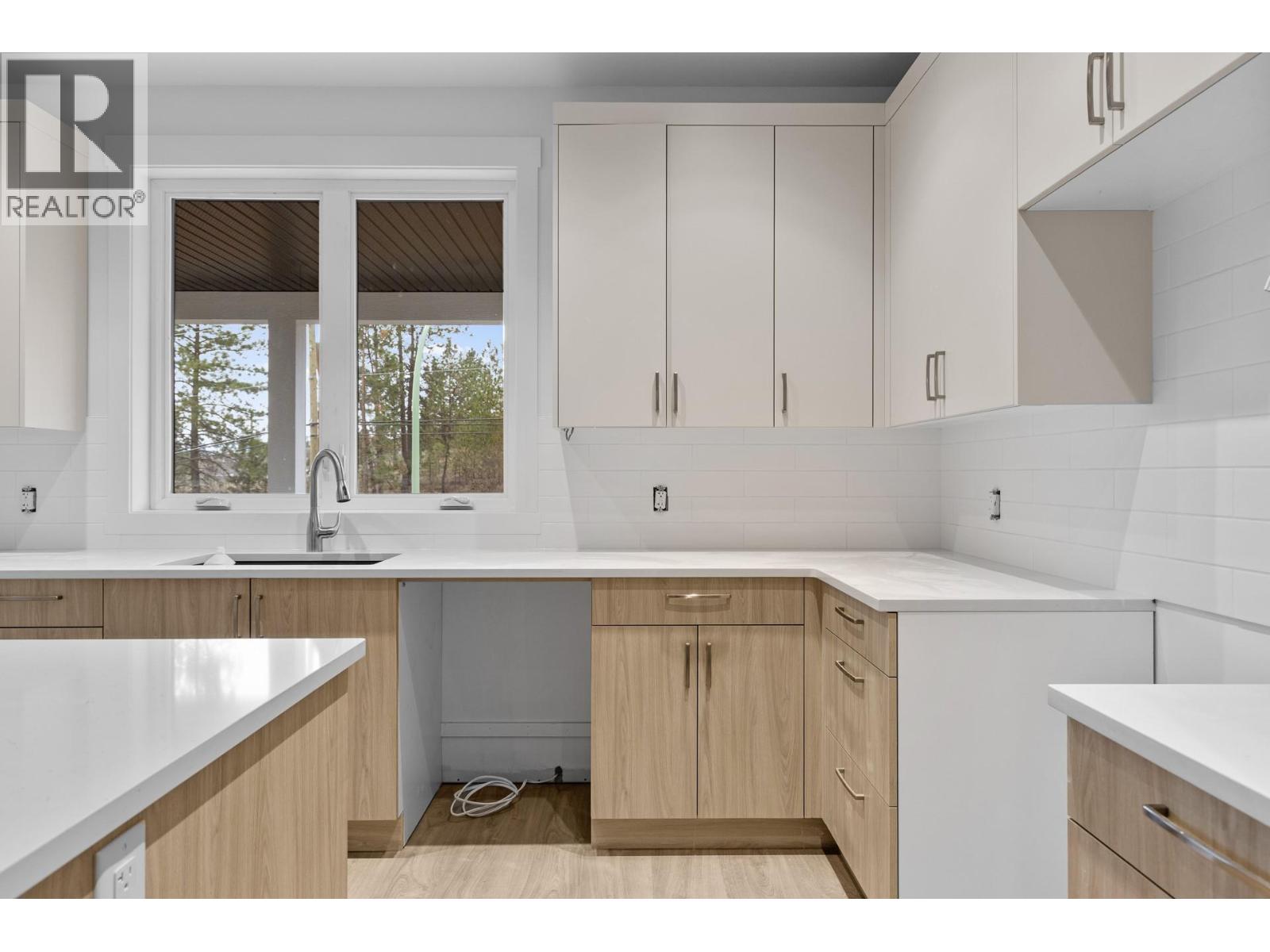  2208 Surrey Road, West Kelowna