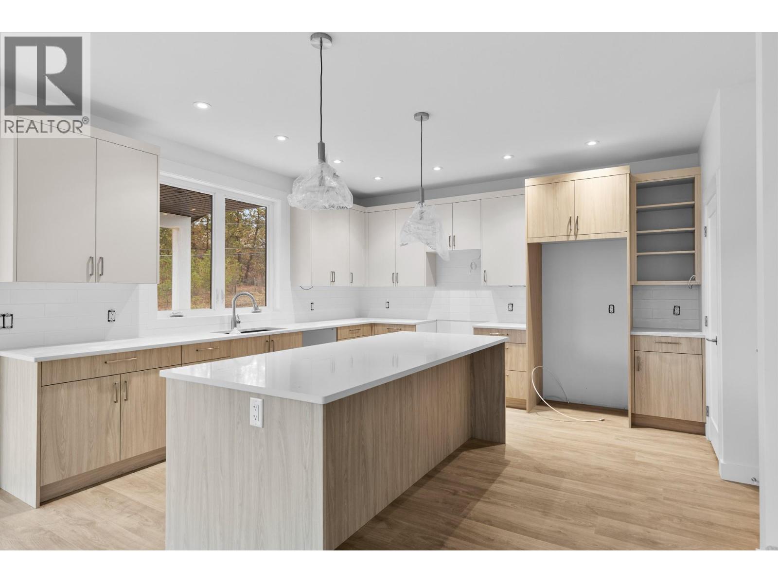  2208 Surrey Road, West Kelowna