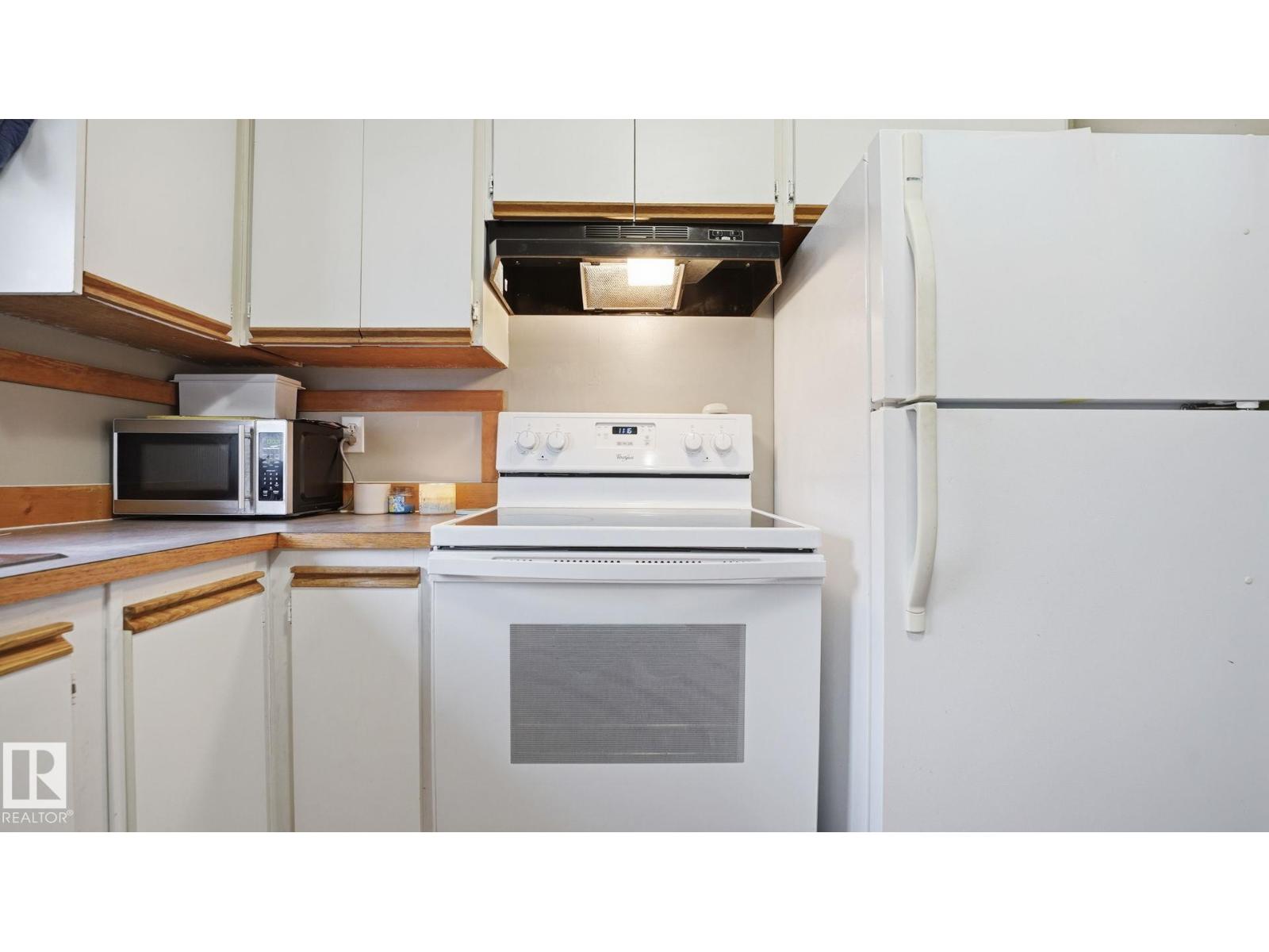 880 West Coast Bay NW, Edmonton