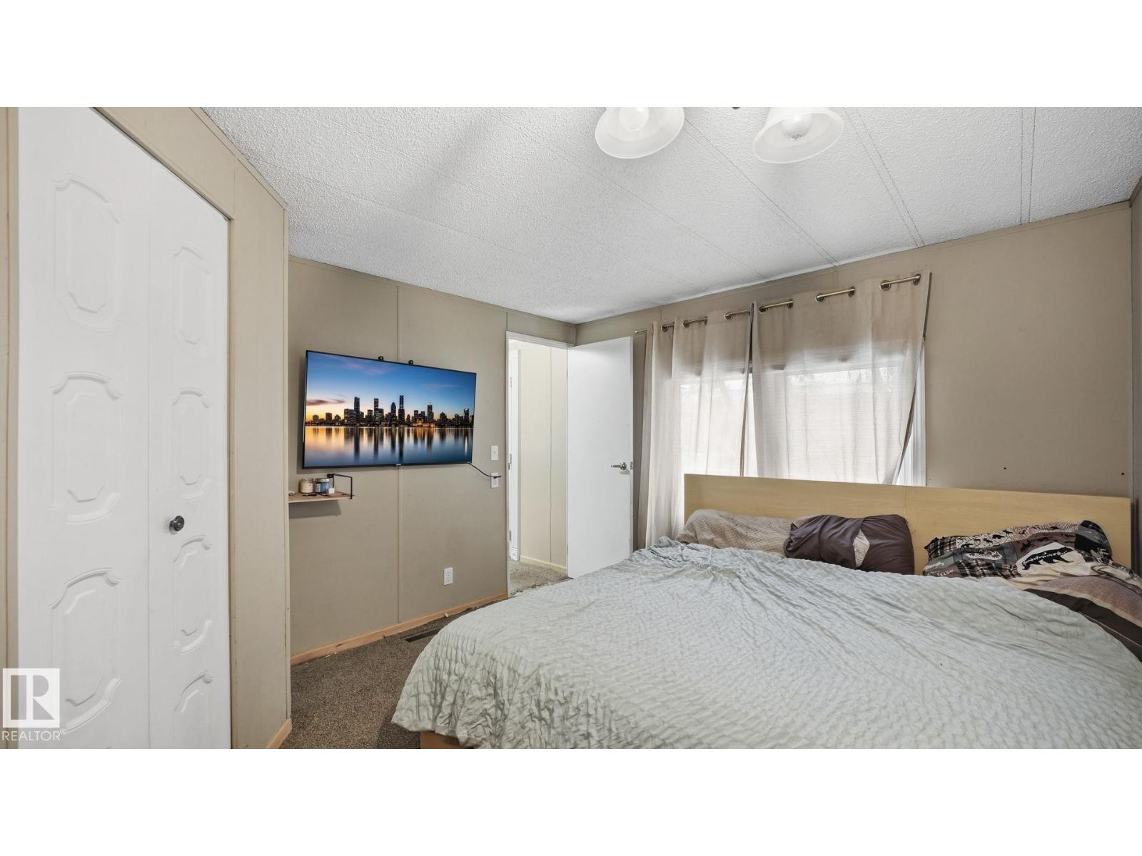 880 West Coast Bay NW, Edmonton