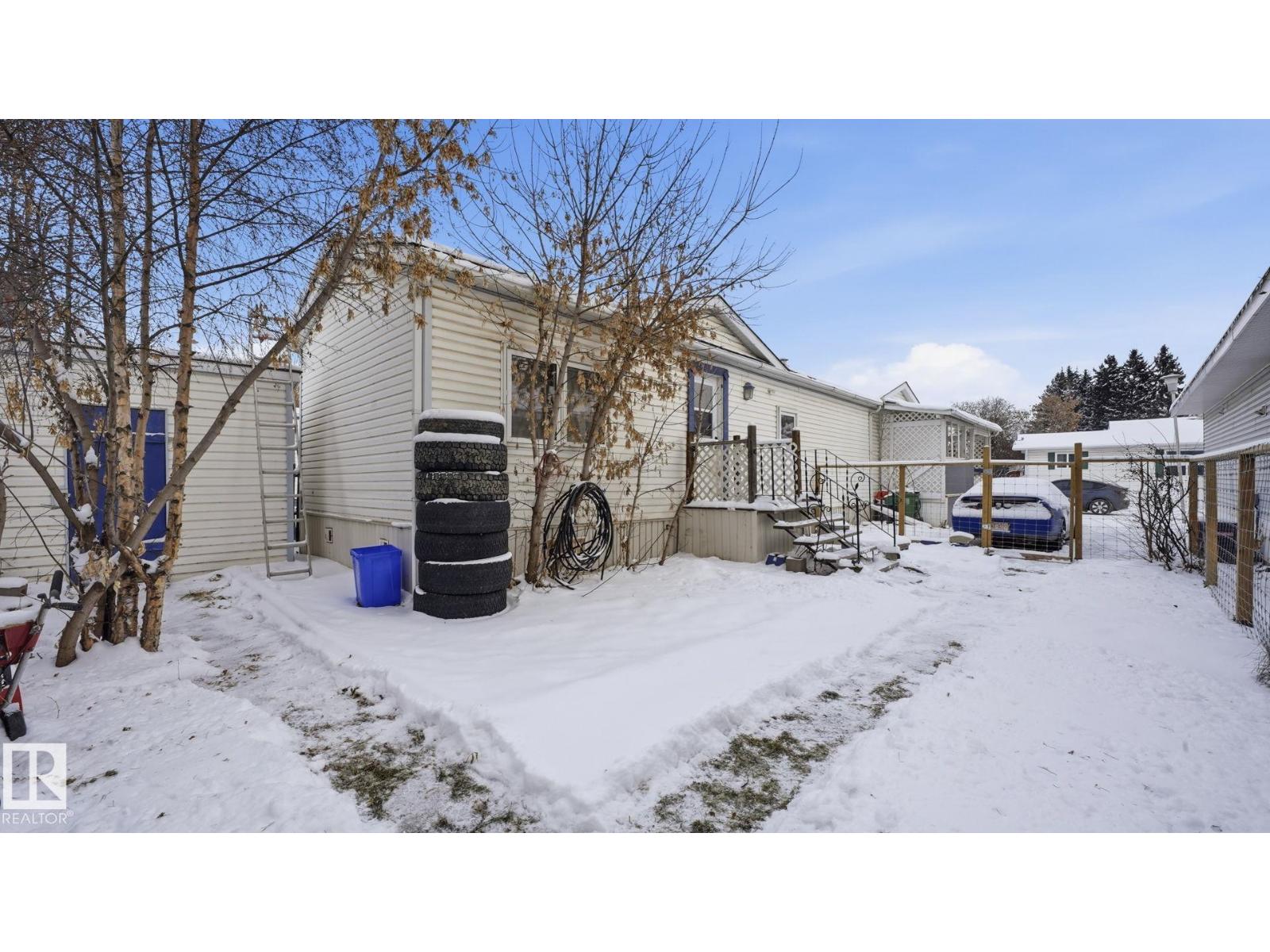 880 West Coast Bay NW, Edmonton