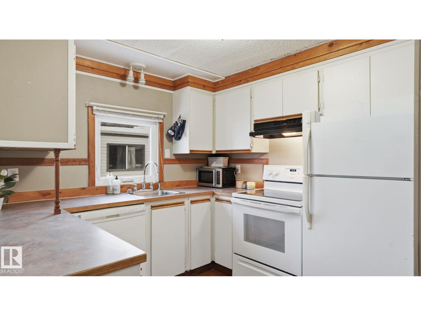 880 West Coast Bay NW, Edmonton