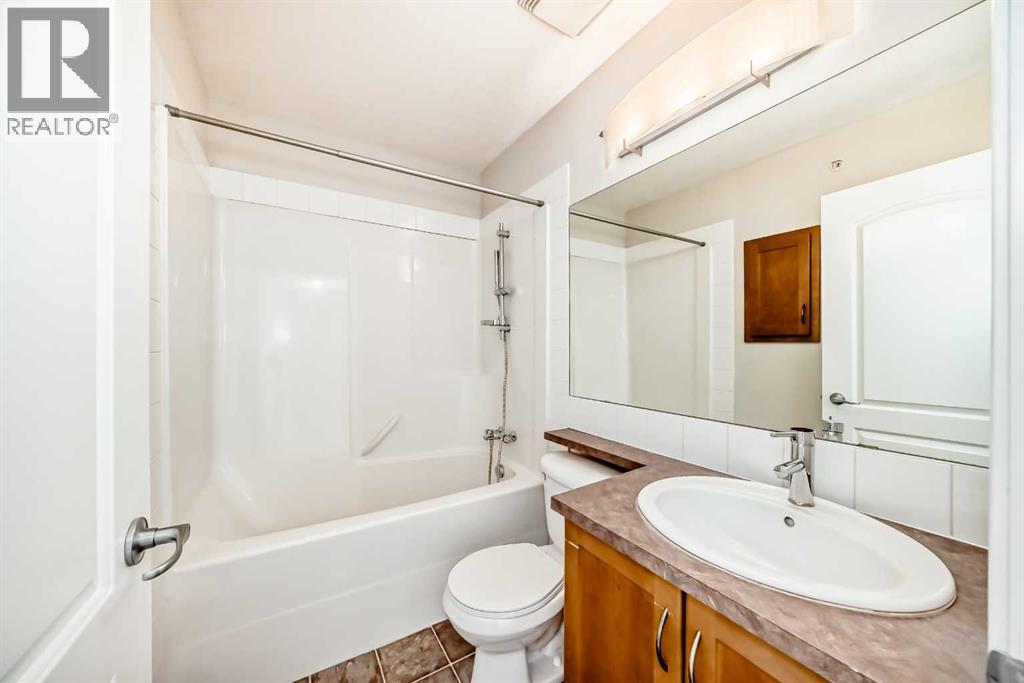 Single Family House for Sale in    Avenue NW Varsity Calgary 