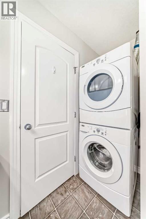 Single Family House for Sale in    Avenue NW Varsity Calgary 