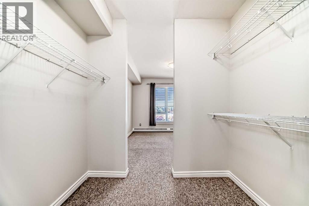 Single Family House for Sale in    Avenue NW Varsity Calgary 