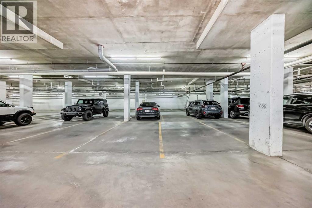 Single Family House for Sale in    Avenue NW Varsity Calgary 