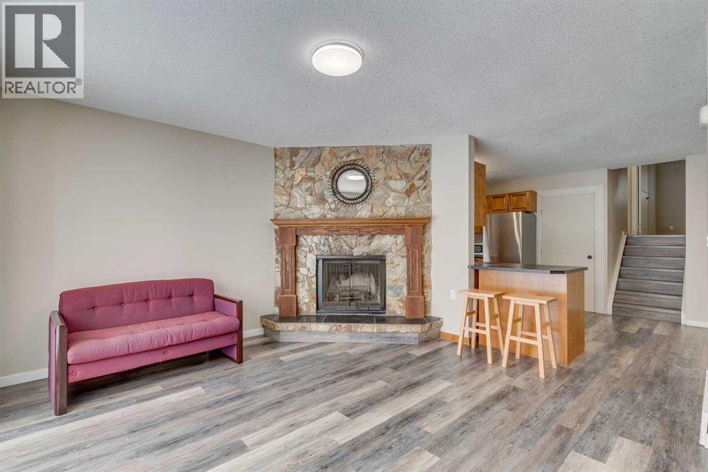 Single Family House 4 Level for Sale in  Woodglen Close SW Woodbine Calgary 