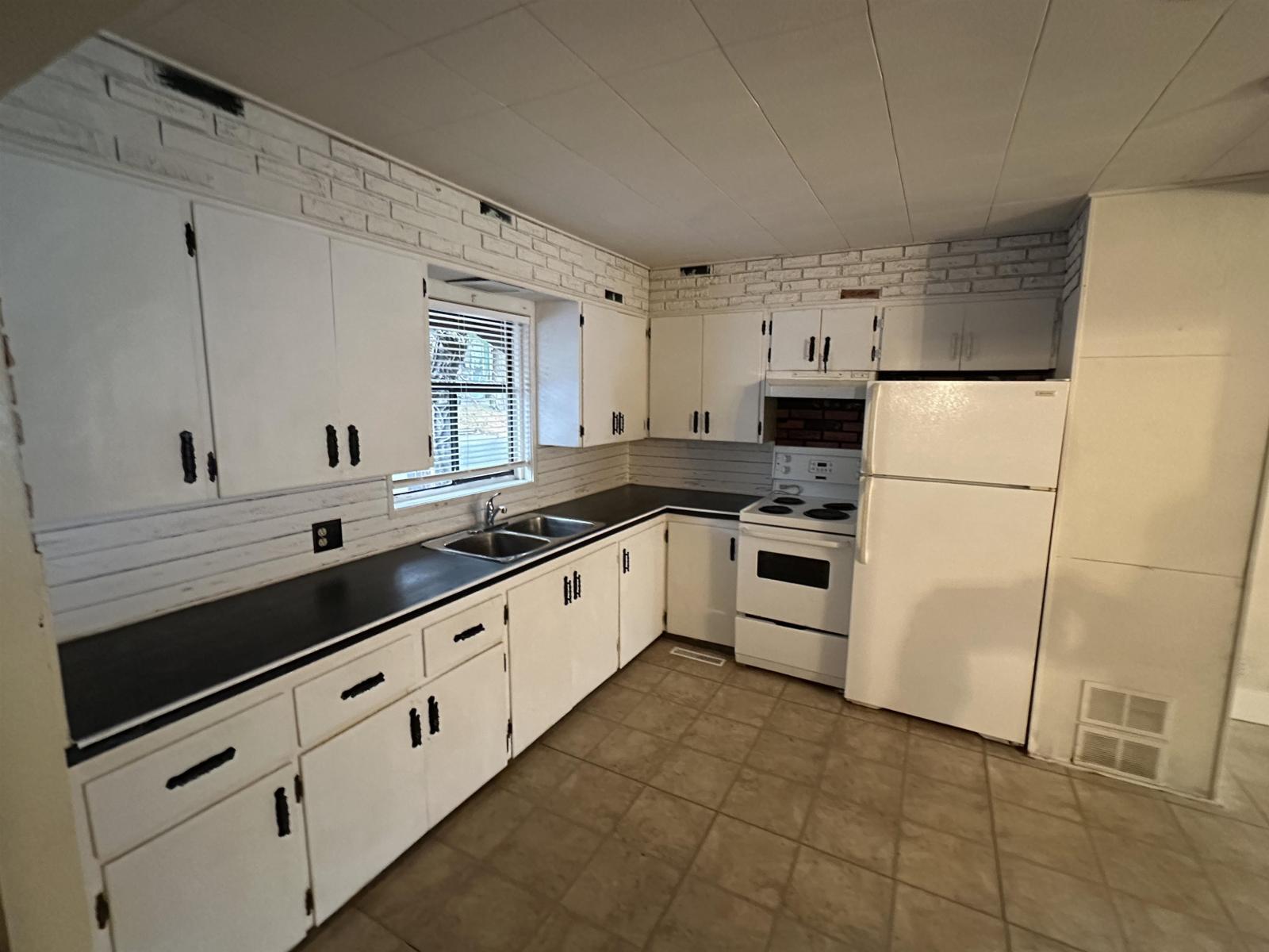 183 FIRST AVENUE, Cultus Lake North, Cultus Lake