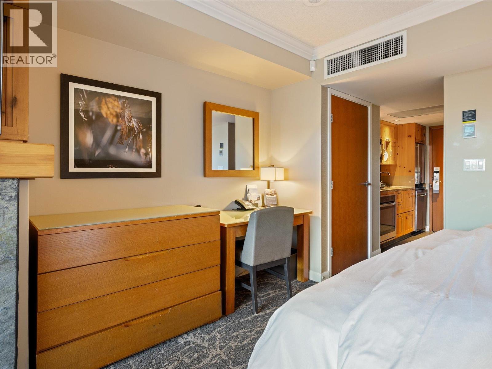 881 4090 WHISTLER WAY, Whistler