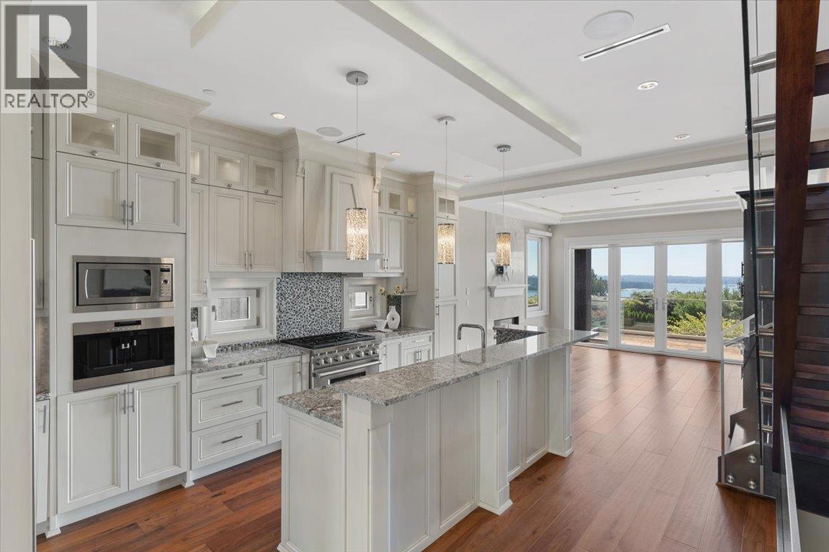 2171 QUEENS AVENUE, West Vancouver