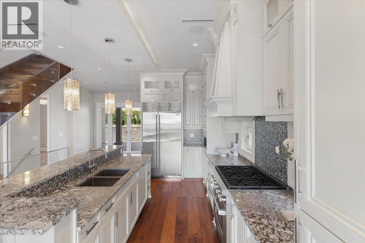 2171 QUEENS AVENUE, West Vancouver