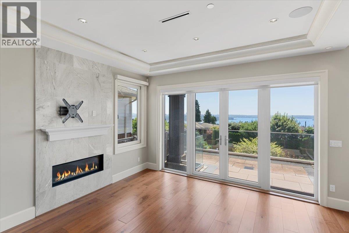 2171 QUEENS AVENUE, West Vancouver