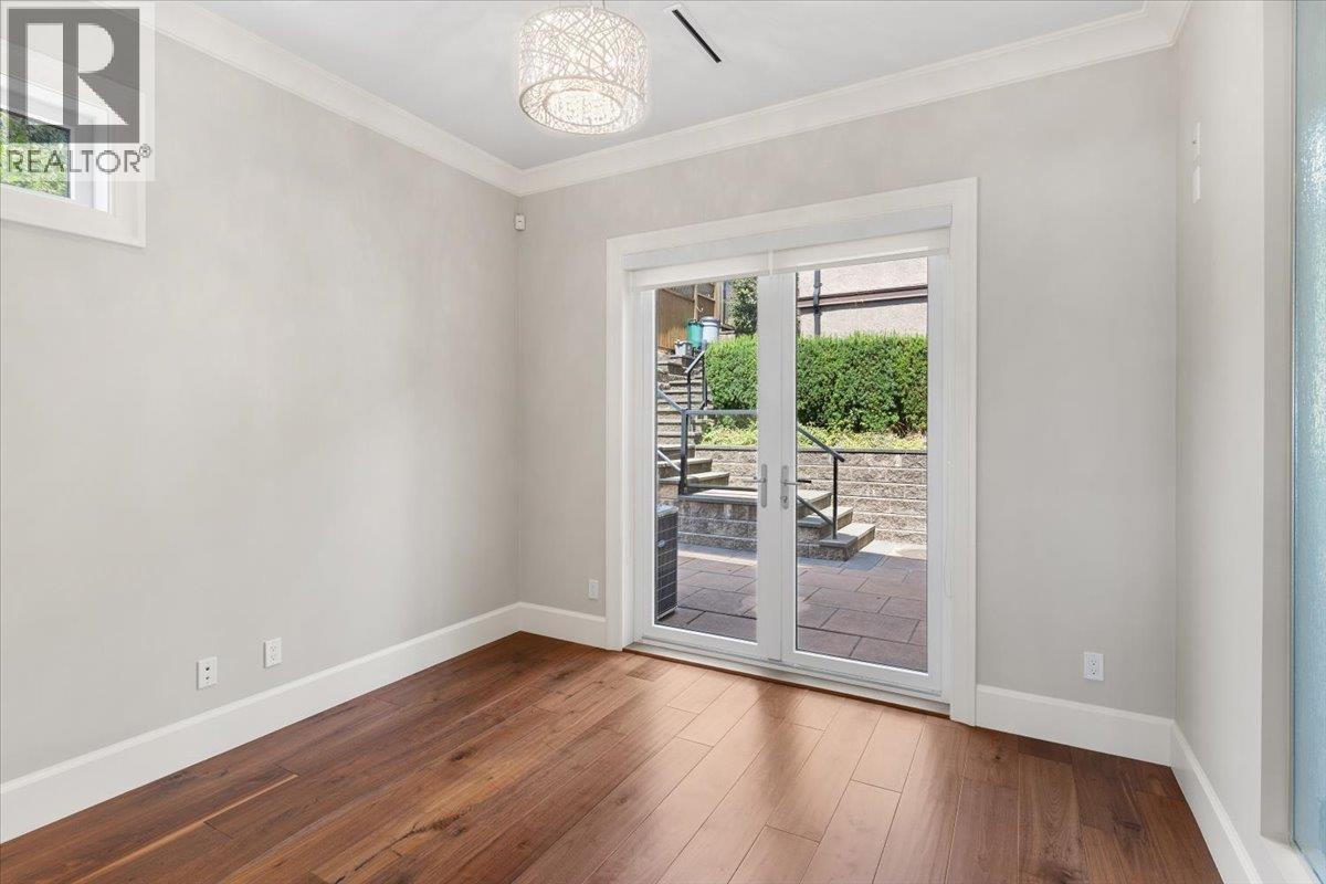 2171 QUEENS AVENUE, West Vancouver