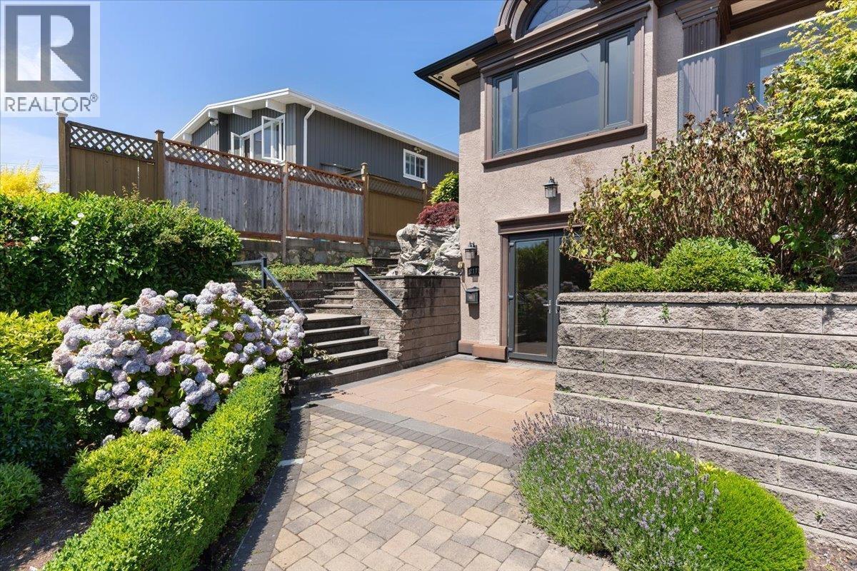2171 QUEENS AVENUE, West Vancouver