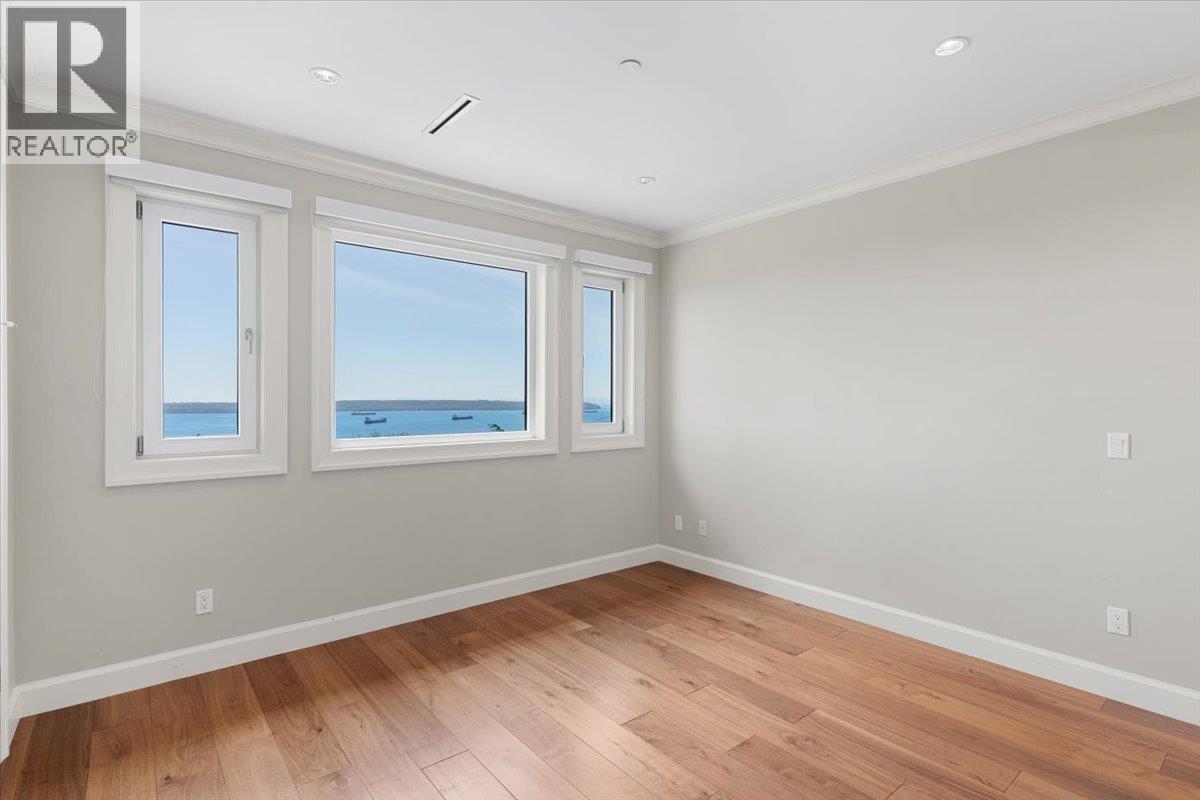 2171 QUEENS AVENUE, West Vancouver