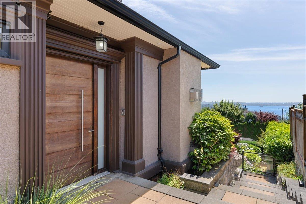 2171 QUEENS AVENUE, West Vancouver