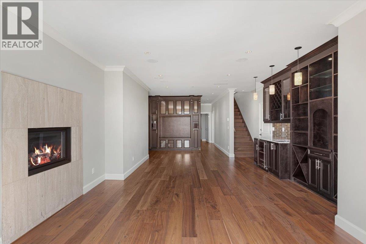 2171 QUEENS AVENUE, West Vancouver