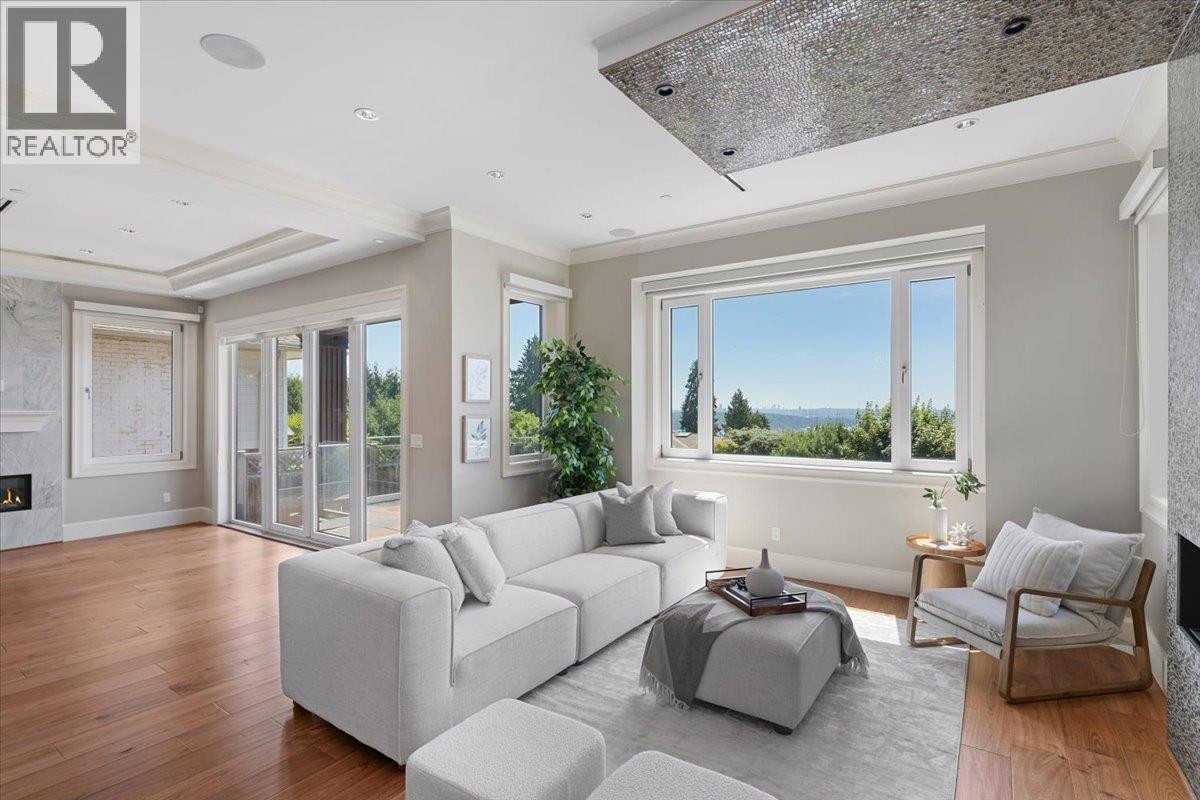 2171 QUEENS AVENUE, West Vancouver