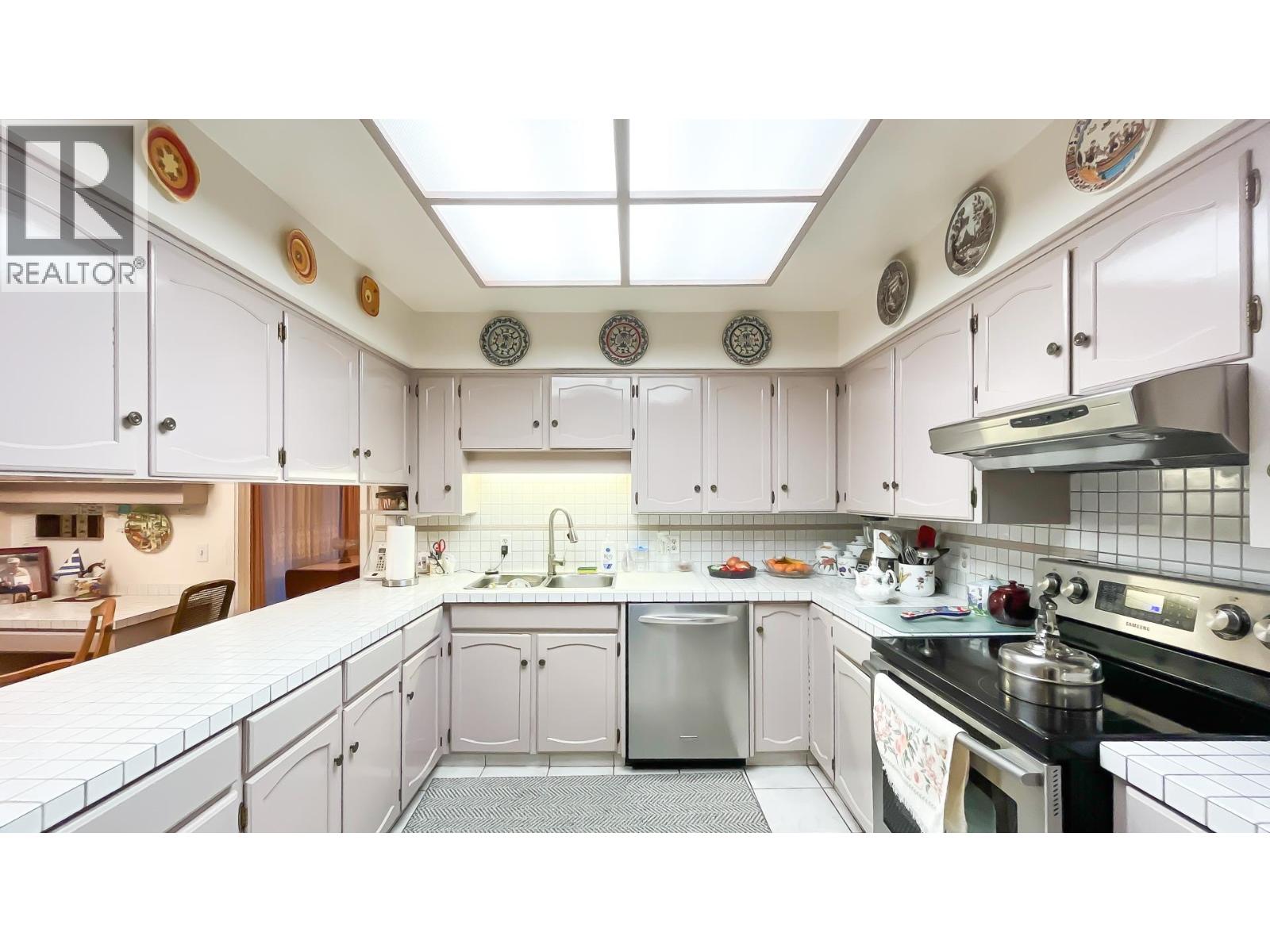 4680 W 15TH AVENUE, Vancouver