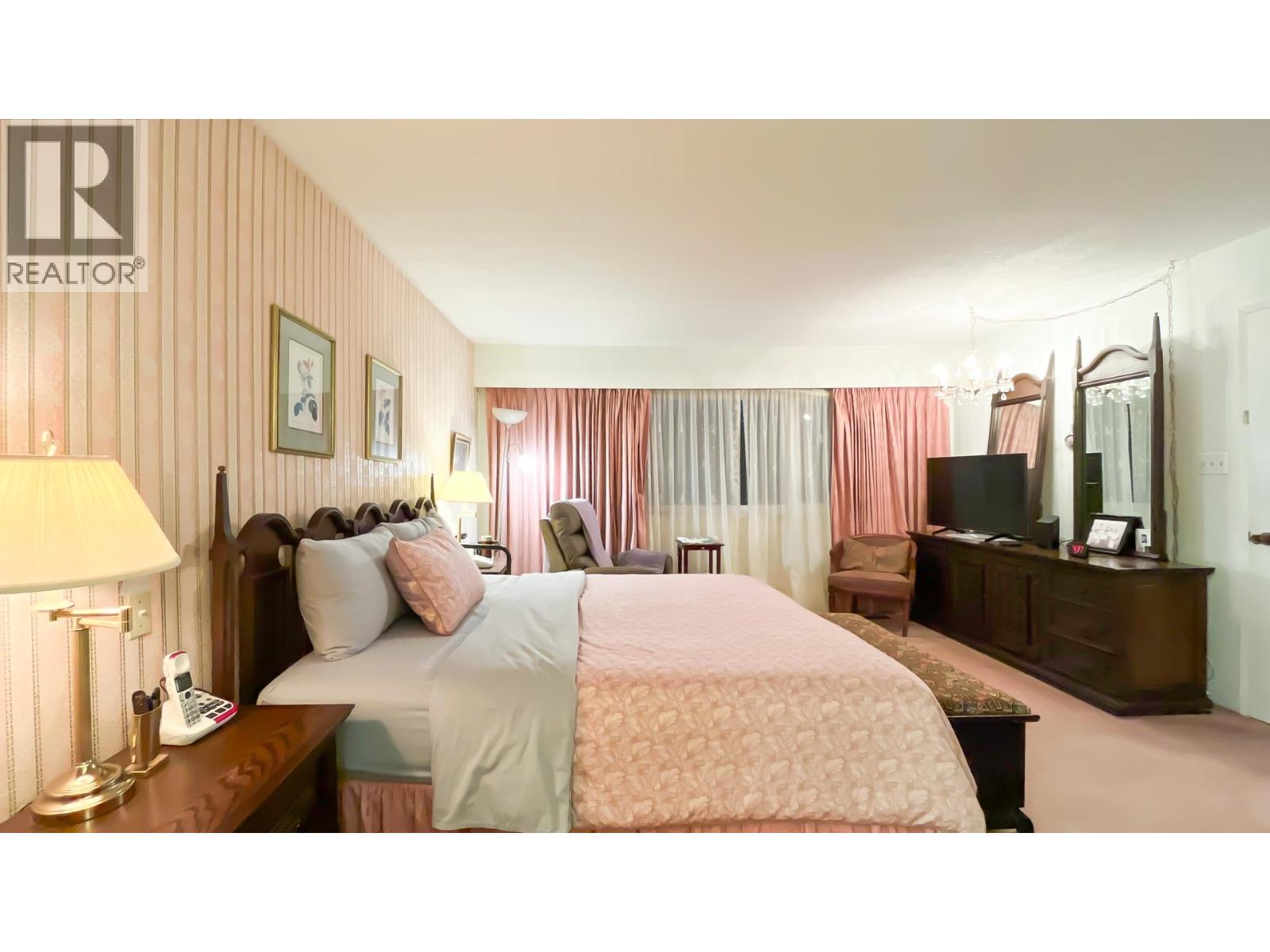 4680 W 15TH AVENUE, Vancouver